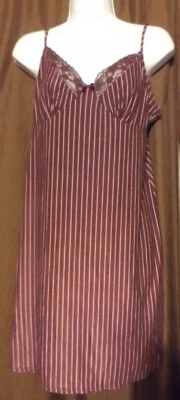 Renda chemise tamanho G Apt 9 íntima sexy marrom e listra rosa - Imagem 1 de 2
