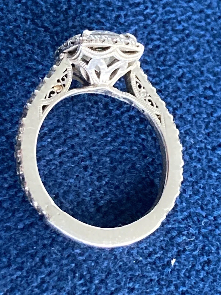 Ring - Image 1 of 4