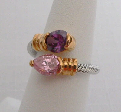 Anel Park Lane "INTRIGUE" Violeta e Rosa CZ's Tamanho 6-7 Ajustável Novo Reg. US$ 57 - Imagem 1 de 4