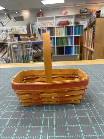LONGABERGER RED BASKET WITH HANDLES 1997 Cover