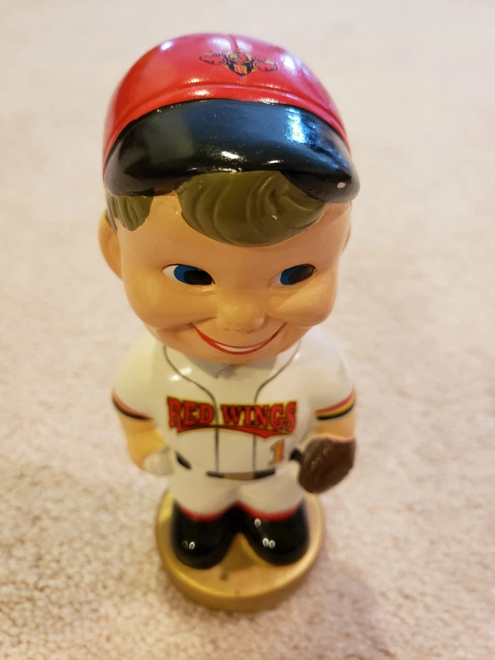Rochester Red Wings TEI Gold Base jugador de béisbol Bobblehead - raro. Foto 1 de 4