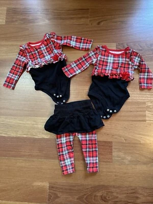 Conjunto de Garanímales a Cuadros Rojo Talla 6-9 Meses (2 Tops 1 Parte Inferior) ¿Gemelos de Vacaciones? Foto 1 de 4