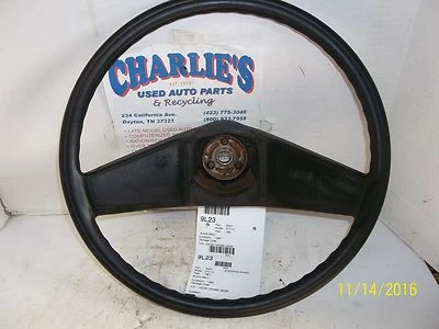 81 82 83 84 85 86 87 CHEVROLET GMC PICKUP VOLANTE NEGRO 16" Foto 1 de 4