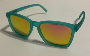 Gafas de sol goodr cortas con beneficios marco acuático antideslizante polarizadas - Imagen 1 de 9