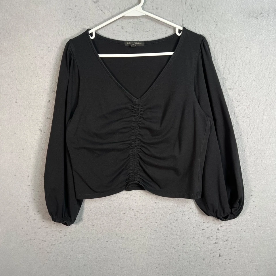 Top negro Banana Republic manga larga acanalado cuello en V para mujer talla grande Foto 1 de 4