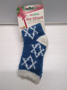 Women's Airplus Aloe Infused Socks Blue Snowflakes Winter Warm Fuzzy Sock NEW - Picture 1 of 2