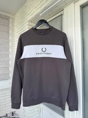 Moletom Fred Perry logotipo central cinza branco tamanho jovem GG/masculino P-M - Imagem 1 de 4