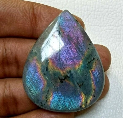 Beautiful Unique Rare Purple Fire Labradorite Gemstone 47X36X9 mm 112 Crt - Image 1 of 4