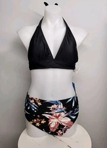 Nwt Cupshe Womens Two Piece Swimsuit Halter Top Size M Black W/ Floral Print . - Picture 1 of 9