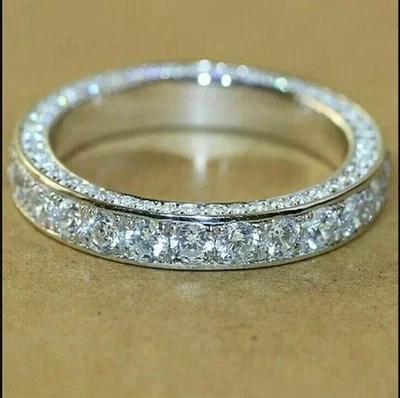 Anello a fascia eternità completa con diamanti creati in laboratorio taglio... - Immagine 1 di 3