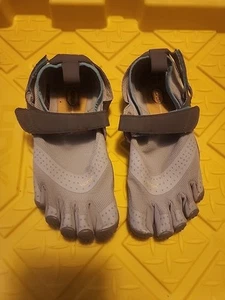 Women's Vibram FiveFingers 18W7303 Aqua Grey Size 6.5-7 - Picture 1 of 9