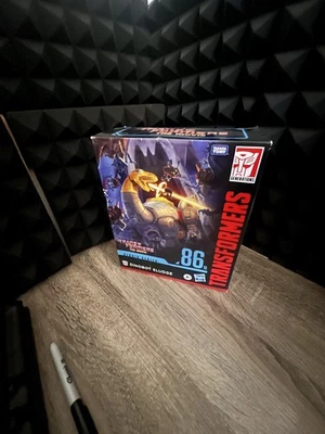 Transformers Studio Series 86-19 DINOBOT SLUDGE MISB Leader Class The 1986 Movie - Image 1 of 2