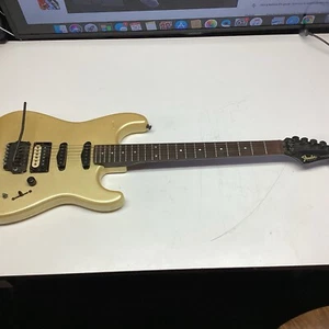 VINTAGE ELECTRIC GUITAR BASS FENDER STRATOCASTER JAPAN YELLOW E557917 Parts Old - Picture 1 of 24