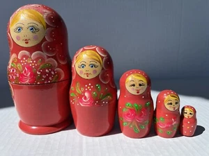 Russian Nesting Dolls Strawberry Red Vintage GUC 5 Pieces - Imagen 1 de 8
