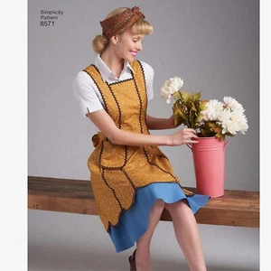 RetroChic 1940's Apron Patterns: Sizes S-L - Timeless Vintage Fashion Sewing Kit - Picture 1 of 3