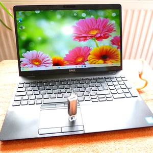 Dell 5501 BUSINESS POWER 15 Zoll FULLHD HEXA CORE i7 SSD Windows 11 16GB RAM NEU - Bild 1 von 12