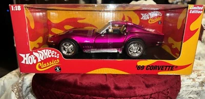 2005 Hot Wheels Classic Limited Edition 69 Corvette Magenta 1:18 - Image 1 of 4