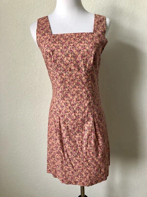 Vestido de Colección City Triangles Jersey Femenino Delicado Col Floral Cuello Cuadrado XS/S Foto 1 de 4