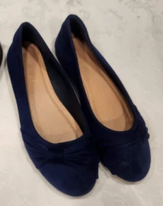 Blue Suede Ballet Flats Girl's Size 36 1/2 (appx size 5) Excellent Condition GUC - Picture 1 of 9