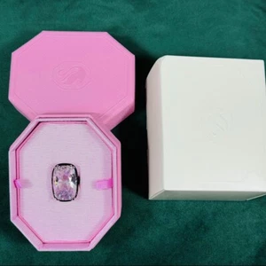 Swarovski Cocktail Ring Size 52 | Brand New Genuine π FREE SHIPPING β
- Picture 1 of 18