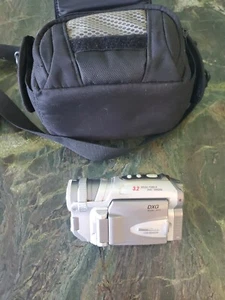 DXG 572-V 5.0 Megapixel Digital Video Camera Camcorder With Travel Bag - Picture 1 of 11