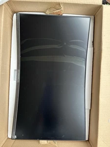 Screen Cracked Samsung - 27" S39C FHD 75Hz 1000R Curved FHD Monitor - Picture 1 of 3