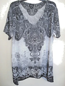 Ladies Plus  Knit Top Gray Paisley Short Sleeve Beaded Size 1X NWT - Picture 1 of 2