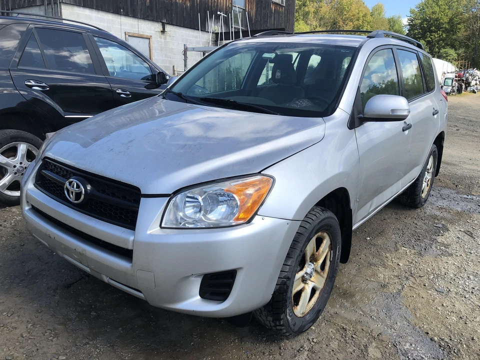 11 TOYOTA RAV-4 Fuel Pump - Image 1 of 4