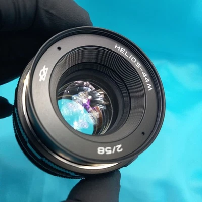 Casi como nuevo! KMZ Helios 44M 58mm f/2 Lente URSS M42 #8079368 + Tapa frontal - Imagen 1 de 4