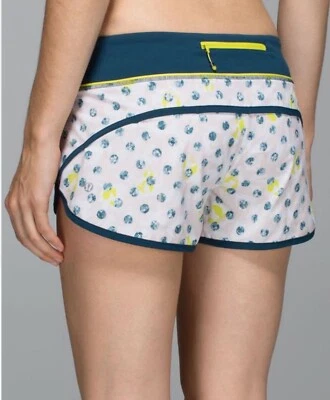 Pantalones Cortos Lululemon Speed 2 Pulgadas Blanco Con Borde Azul Marino Y Lunares Amarillo Talla 4 Foto 1 de 4