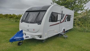 SWIFT SIENA ACCENT 565 4 BERTH TWIN SINGLE BED REAR BATHROOM 2016 - Picture 1 of 24