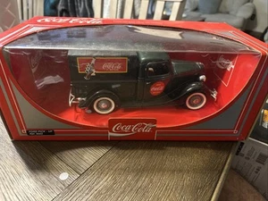 Solido Ford V8 Pick Up 1936 Coca-Cola Green & Black Model Truck 1/19 Scale - Picture 1 of 6