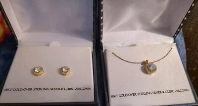 Nuevo con etiquetas Juego de Pendientes y Collar Macys Oro 18KT Sobre Plata de Ley Circonita Cúbica  Foto 1 de 4