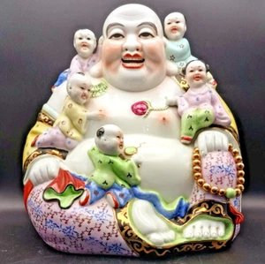 DE COLECCIÓN BUDDHA RISUEÑO CHINO con 5 NIÑOS ESTATUA DE PORCELANA GRANDE 12.6" (H) c1965 en muy buena condición - Imagen 1 de 5