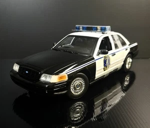 2002 Ford Crown Victoria LX Charleston South Carolina Police Department 1/18 - Picture 1 of 12