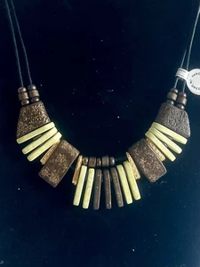 Collar único hecho a mano con cuentas marrón claro hecho en Grecia - Imagen 1 de 4