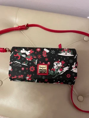 Cartera Bandolera Disney Dooney & Bourke Woodland Invierno Navidad En muy buen estado Foto 1 de 4