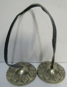 Paar asiatische Timsha Glocken aus Messing, Yoga Finger Becken - Bild 1 von 2