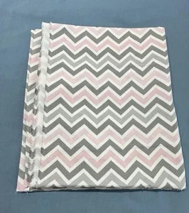 Gray Pink Zig Zag Print Cotton Fabric 1-Piece 56" W x 64”L New - Picture 1 of 3
