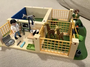 Playmobil Tierpflegstation 4009 SuperSet Zoo Klinik Tiere Panda Giraffe Zebra - Bild 1 von 6