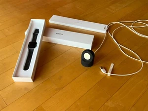 Apple watch 3 38mm Space Gray Aluminium Black Sport mit Ladestationsständer - Bild 1 von 1