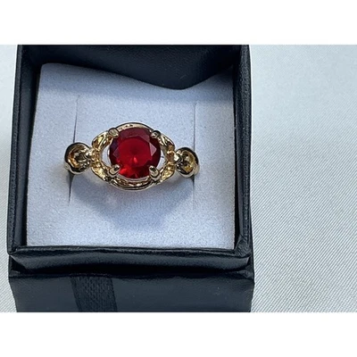 Anel fantasia tom dourado com pedra vermelha rubi redonda declaração anel, tamanho 7,25 - Imagem 1 de 3