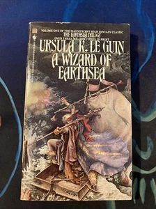 A Wizard of Earthsea by Ursula K. LeGuin Bantam Paperback 1984 - Imagen 1 de 7