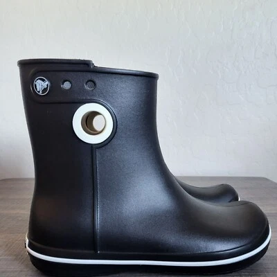 Crocs Jaunt Shorty Botas de Lluvia Sin Cordones Impermeables Negro/Blanco Talla Para Mujer 5 NUEVAS Foto 1 de 4