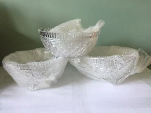 3 Count Of Premium 2 Quart Footed Diamond Cut Plastic Serving Bowl~ - Picture 1 of 5