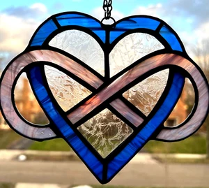 Sky Blue Irish CELTIC INFINITY KNOT Stained Glass Hanging Window Suncatcher Gift - Foto 1 di 24