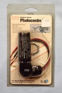 Outdoor Swivel Photo Control for Fixed Mounting weather proof housing and lens - Bild 1 von 1