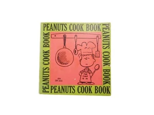 Vintage 1970 Peanuts Cook Book Charles Schulz Paperback Snoopy Charlie Brown - Picture 1 of 7