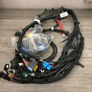 genuine Renault Cablage Moteur (engine wiring harness) P/N 240116120R - Picture 1 of 22