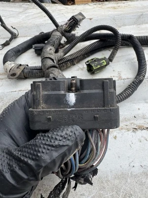 Dodge Ram 2500 3500 2003 5,9 L Cummins diésel ECM motor ECU arnés de cableado Foto 1 de 4